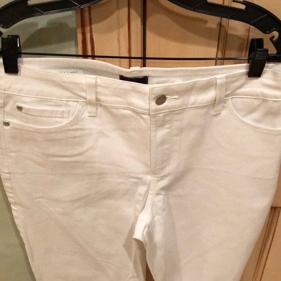 NEVER WORN NYDJ EMBROIDERED WHITE ANKLE JEAN‼️ - Picture 2 of 5